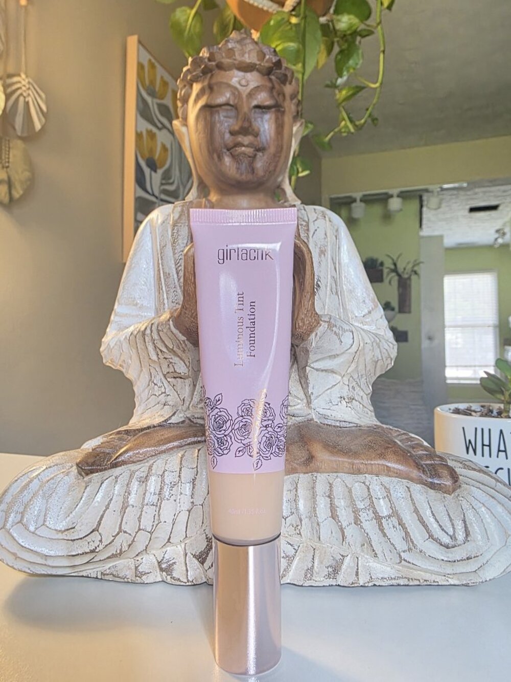 Girlactik 2-in-1 Luminous Tint Foundation in F2 Light